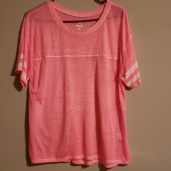 SO tee, Juniors size medium - Picture 1 of 3